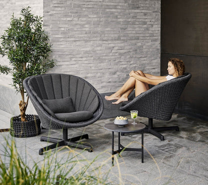 Peacock Lounge Chair w/Swivel Aluminum Base