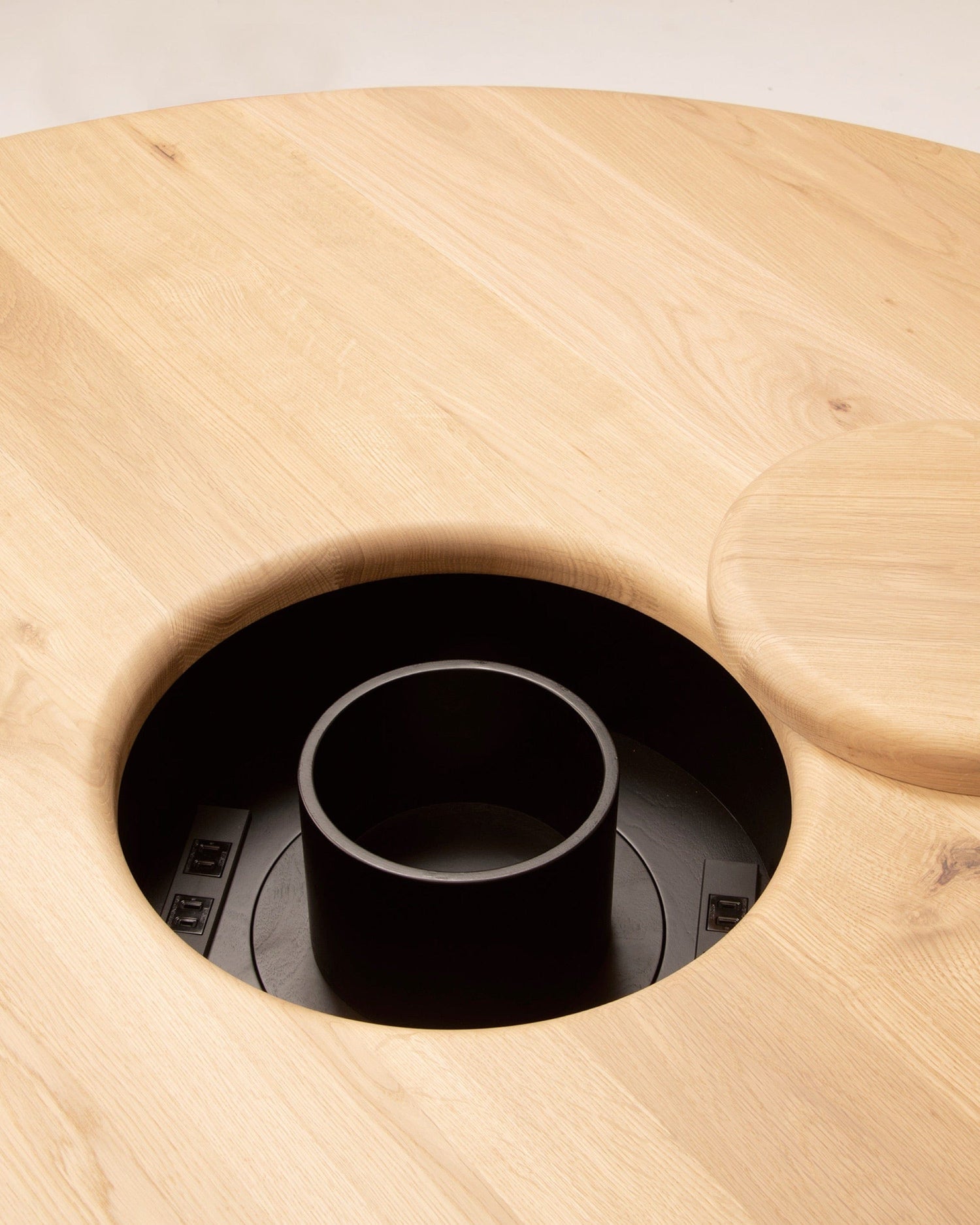 ONE Round Table Japanese Oak Natural