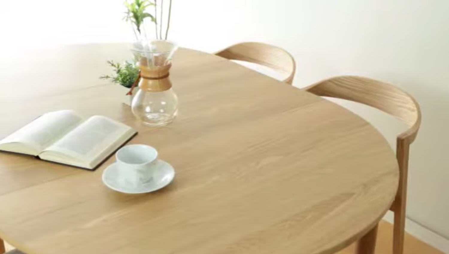 Load video: CondeHouse MOM round extension table