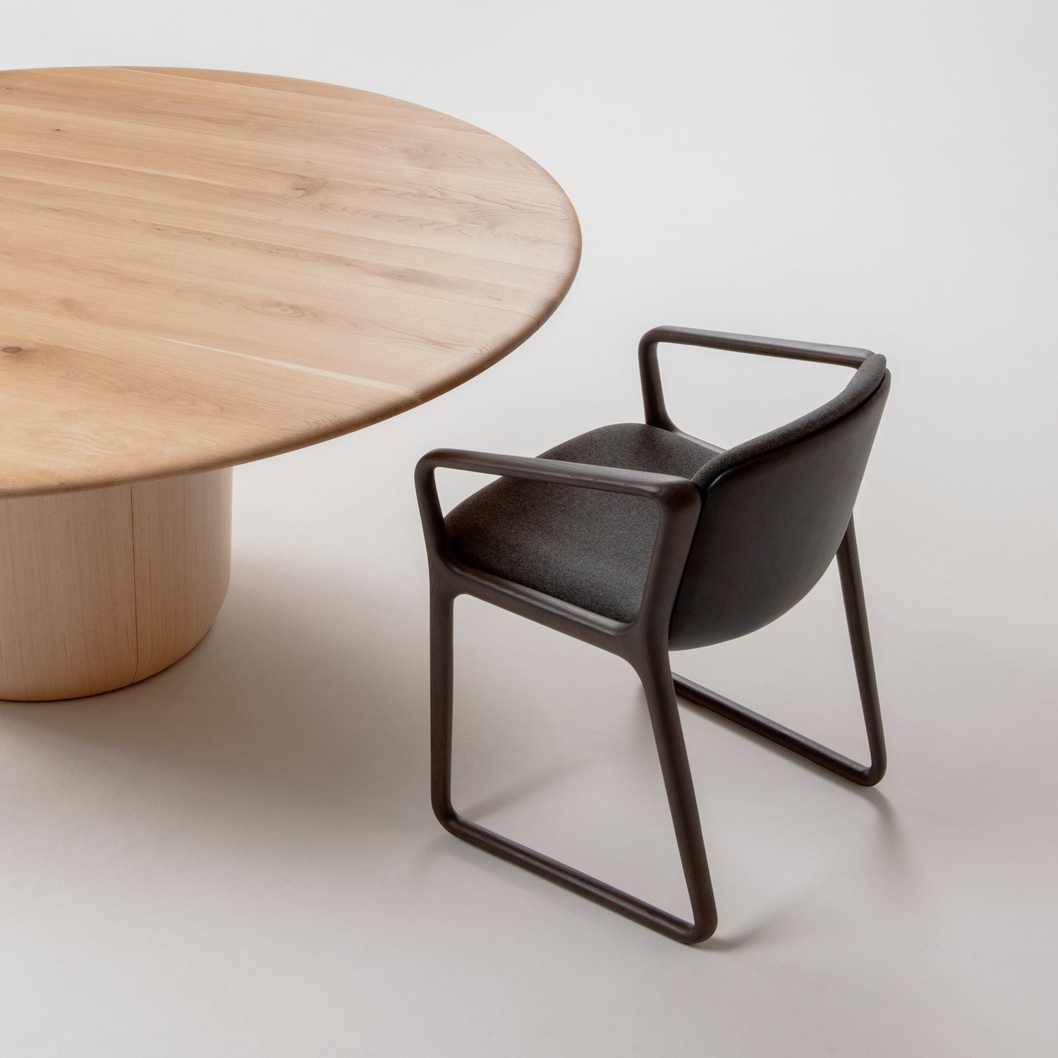 EIGHT Armchair & ONE Round Table by CondeHouse