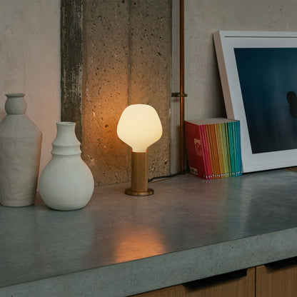 Knuckle Table Lamp in Oak + Enno