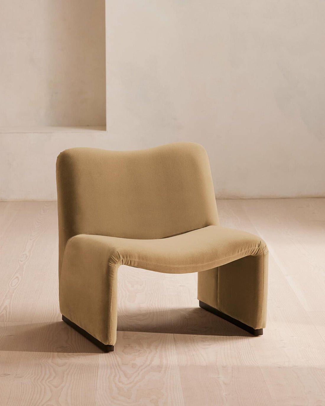 SoHo Home Lovett Armchair