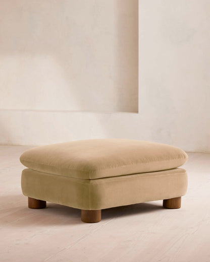 Vivienne Ottoman