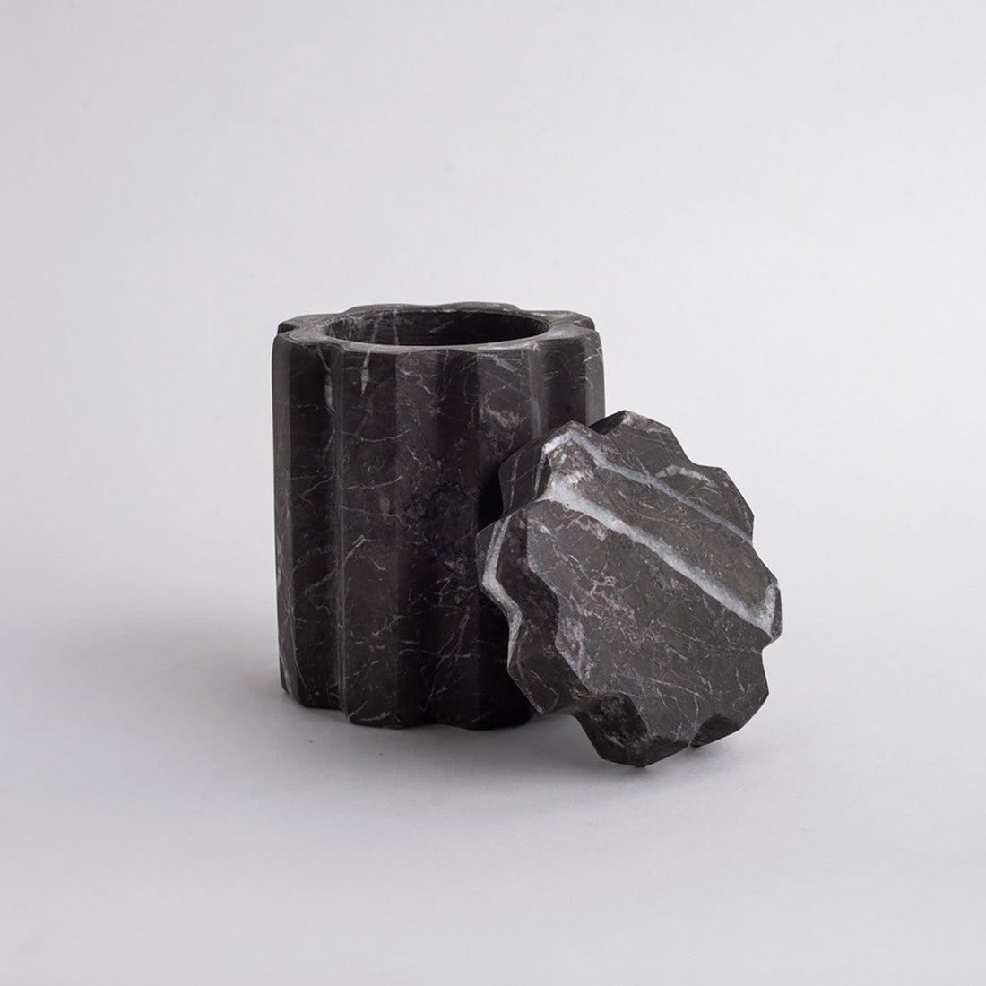 Tauro Container - Black Marble