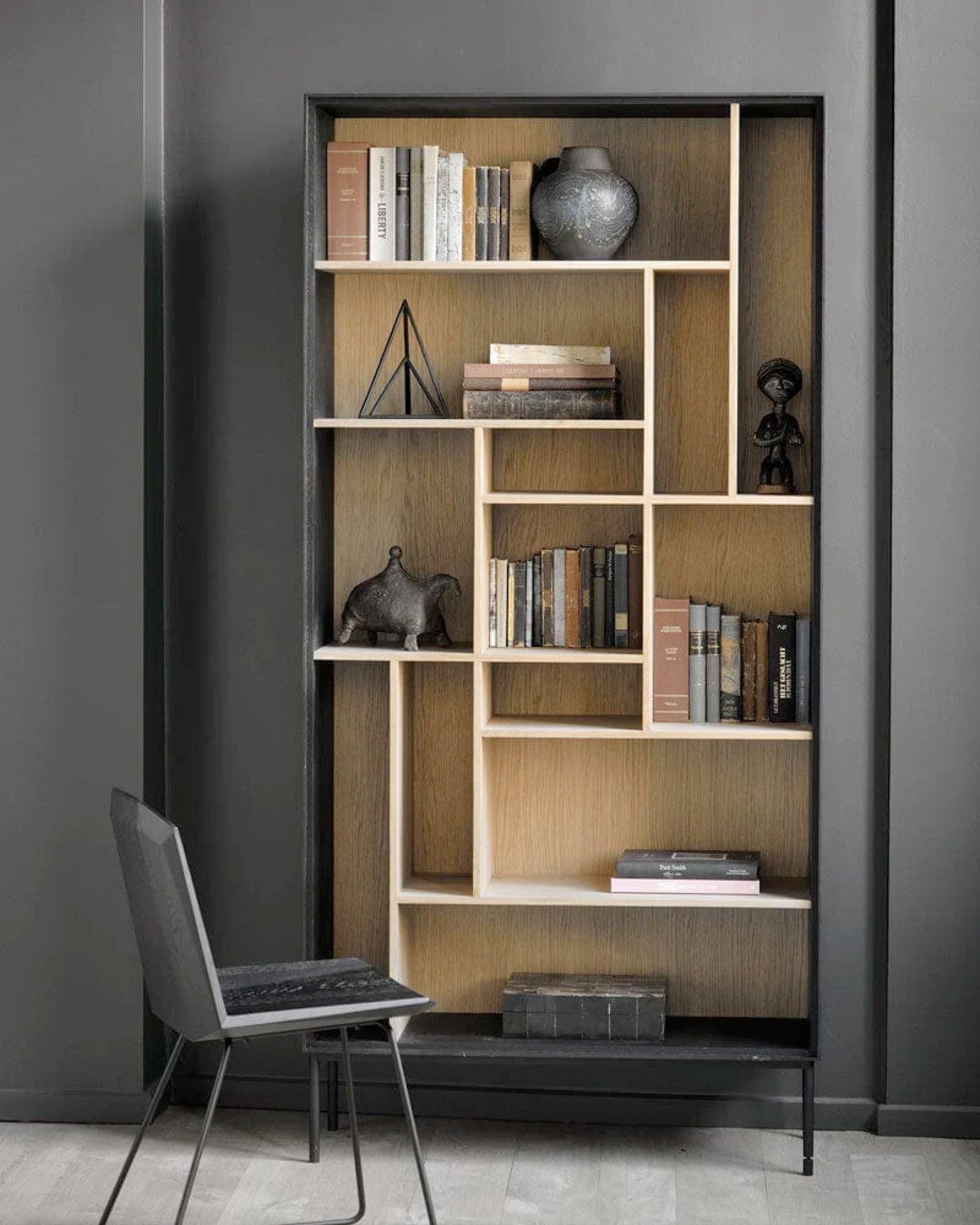 Spyre Bookshelf