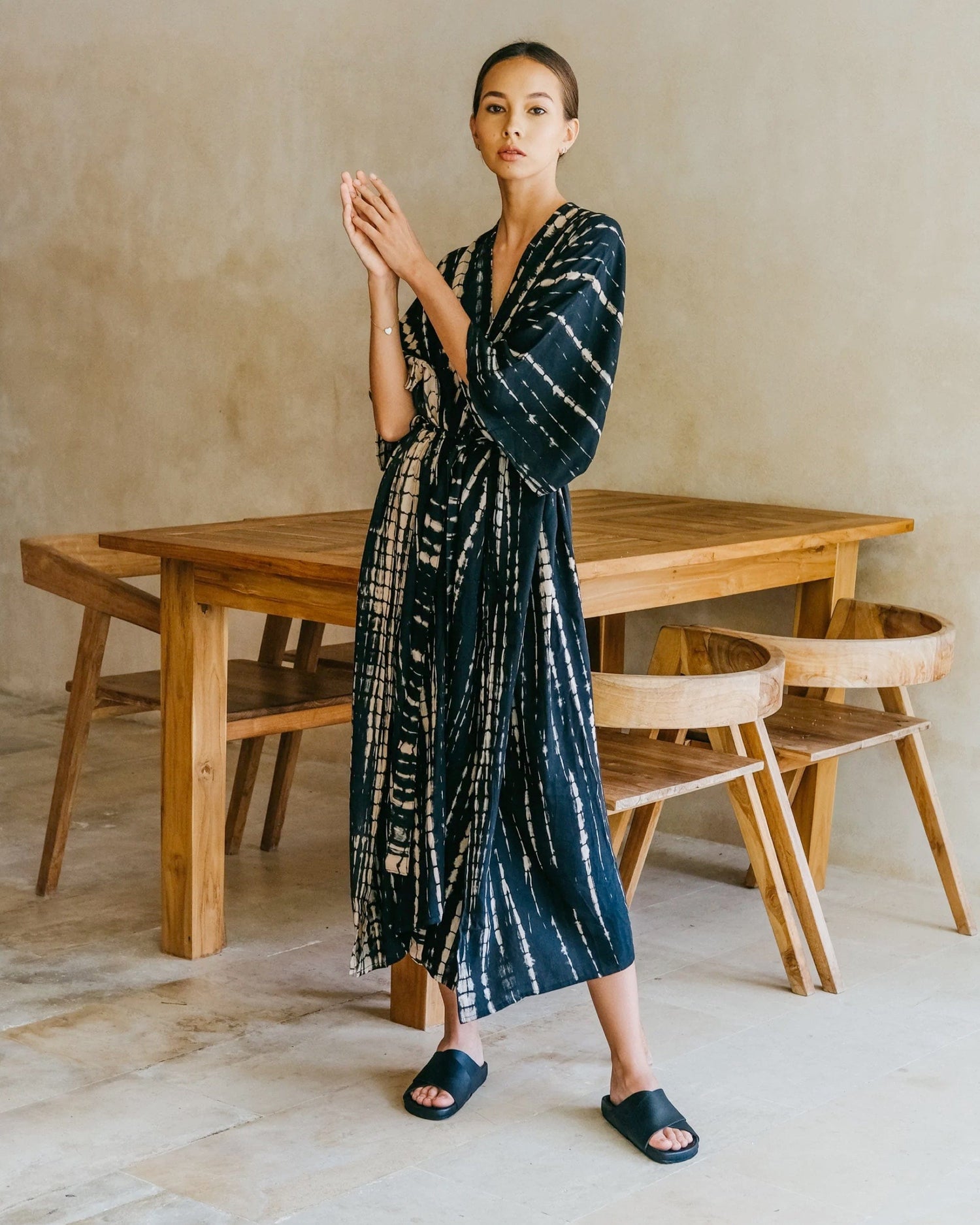 Hand-dyed Indigo Linen Kimono Jacket- Batik
