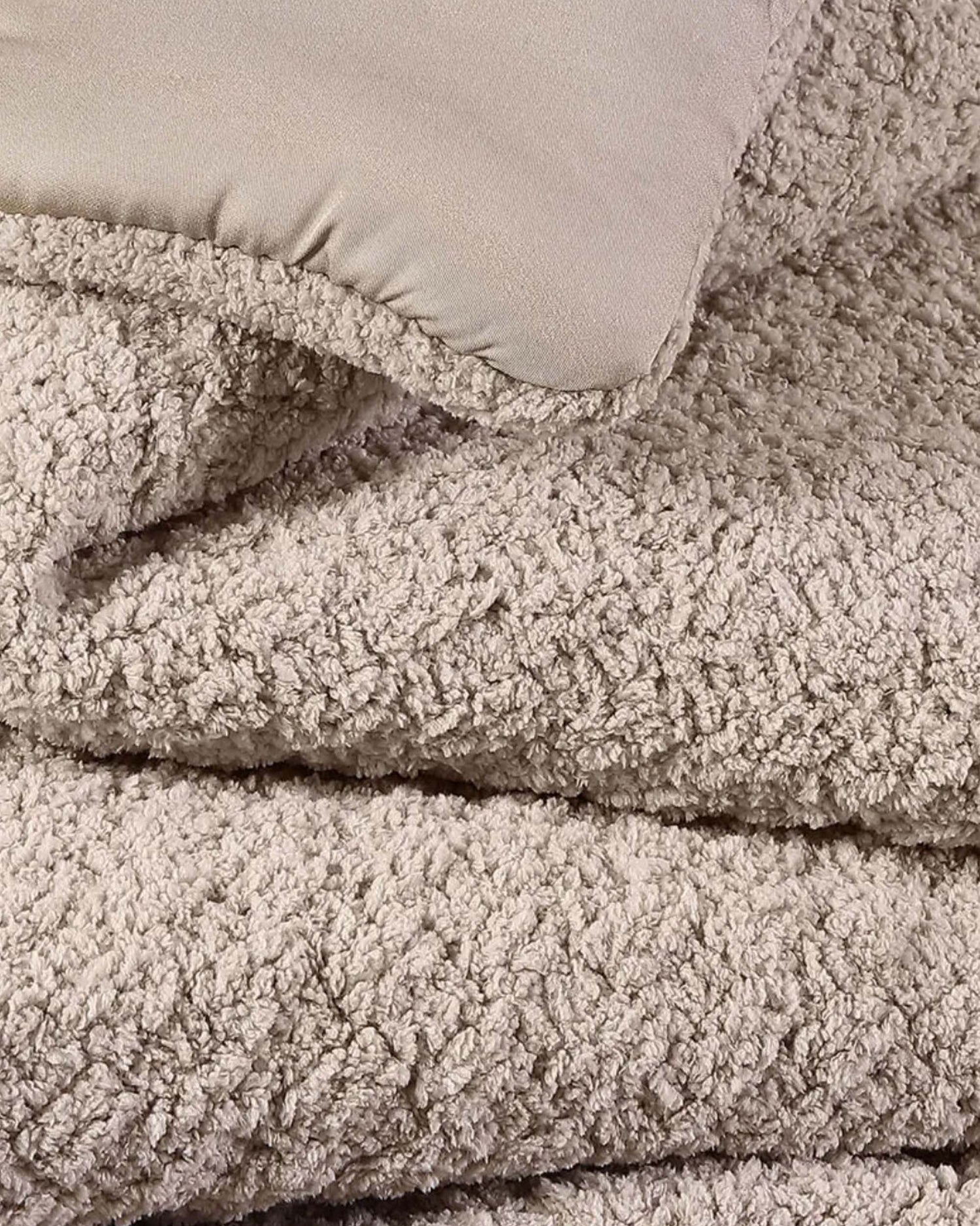 Snug-Basketweave-Comforter